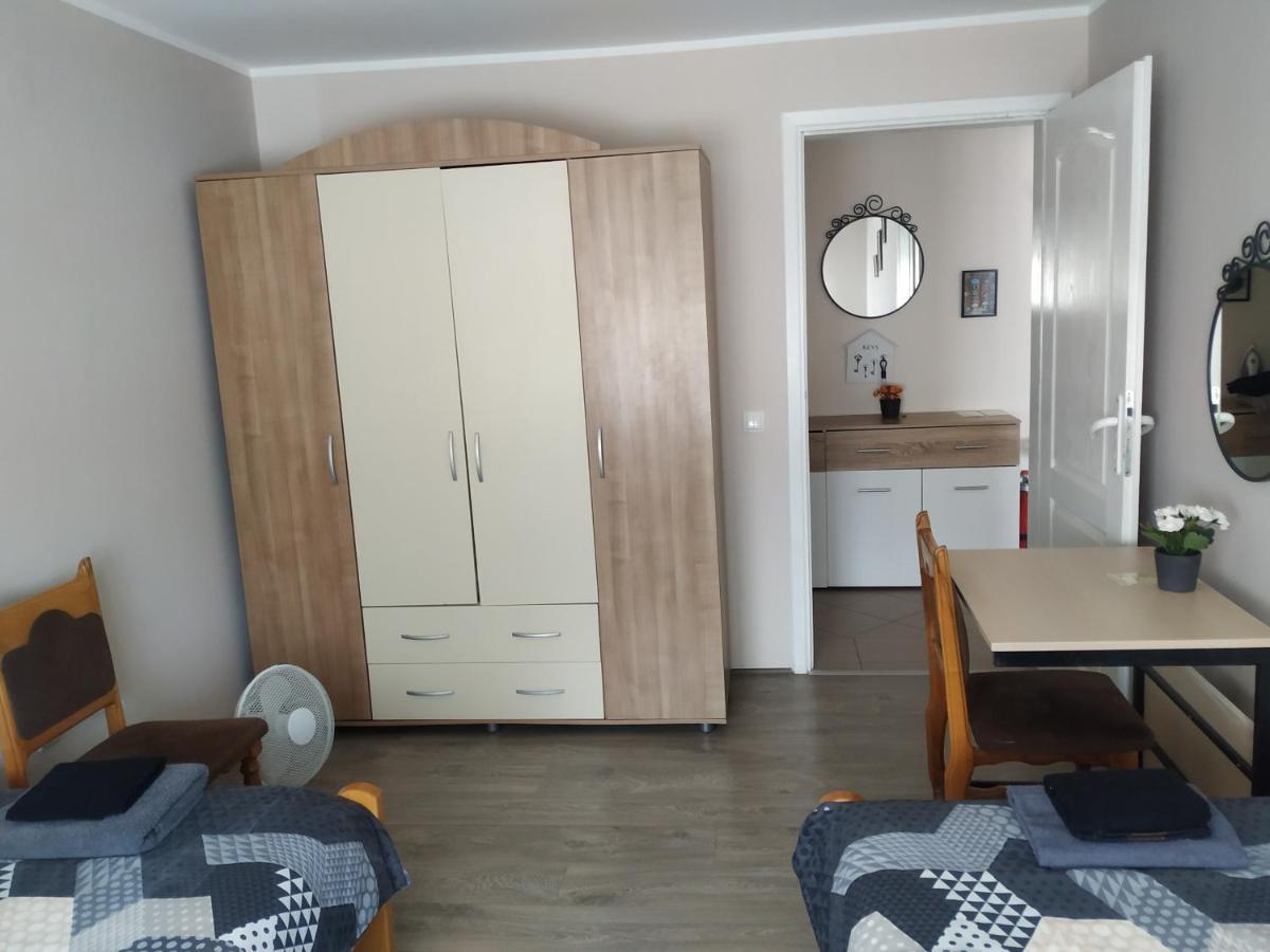 Ariana Apartman クラグイェヴァツ エクステリア 写真