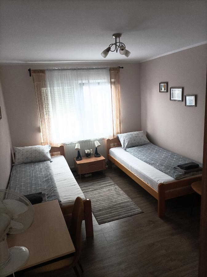Ariana Apartman クラグイェヴァツ エクステリア 写真